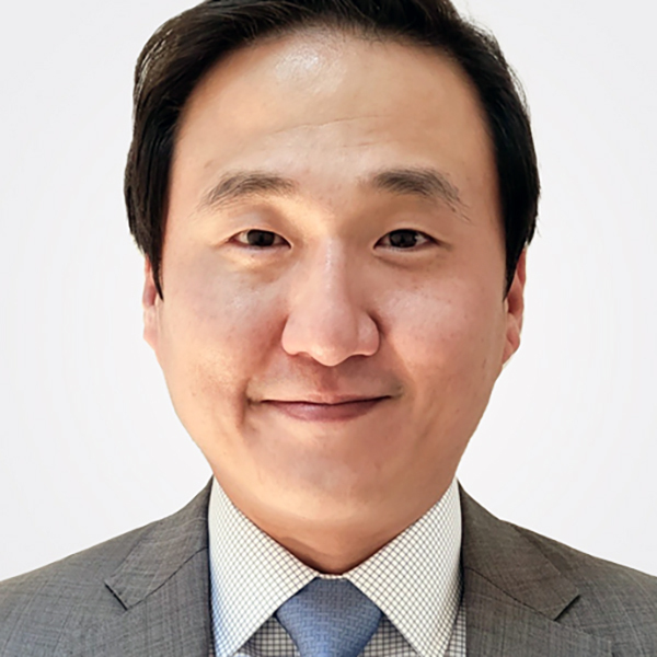 Jin Kim headshot